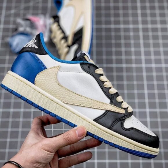 Travis Scott x AJ 1 Retro Low OG SP Fragment White Blue Daily - Picture 9 of 10